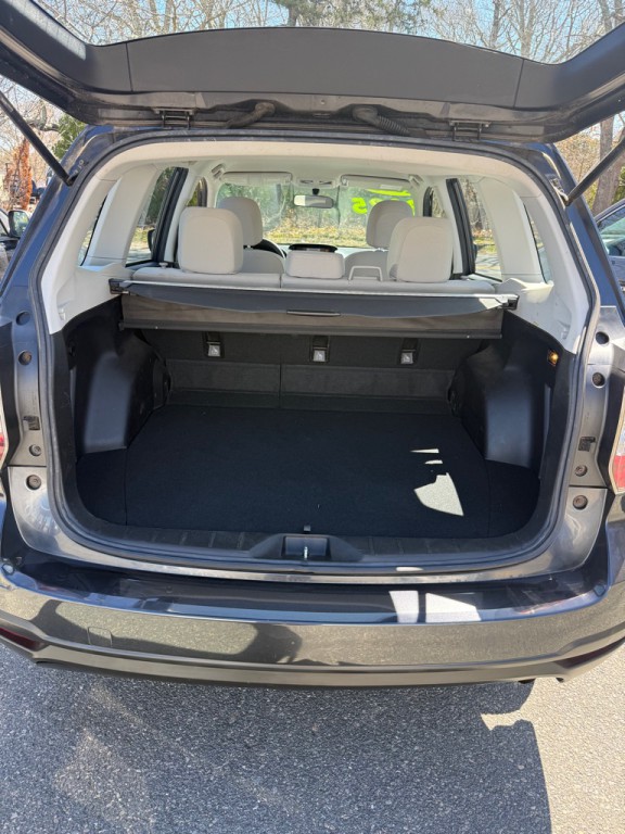2015 Subaru Forester Image 13