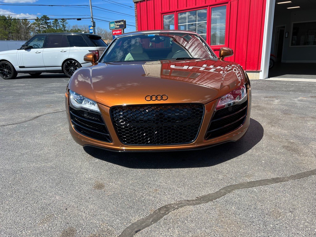 2011 Audi R8 Image 2