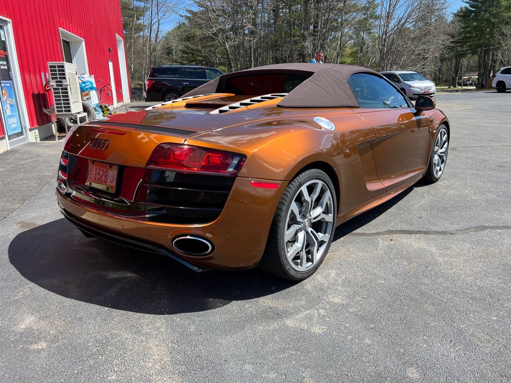 2011 Audi R8 Image 6