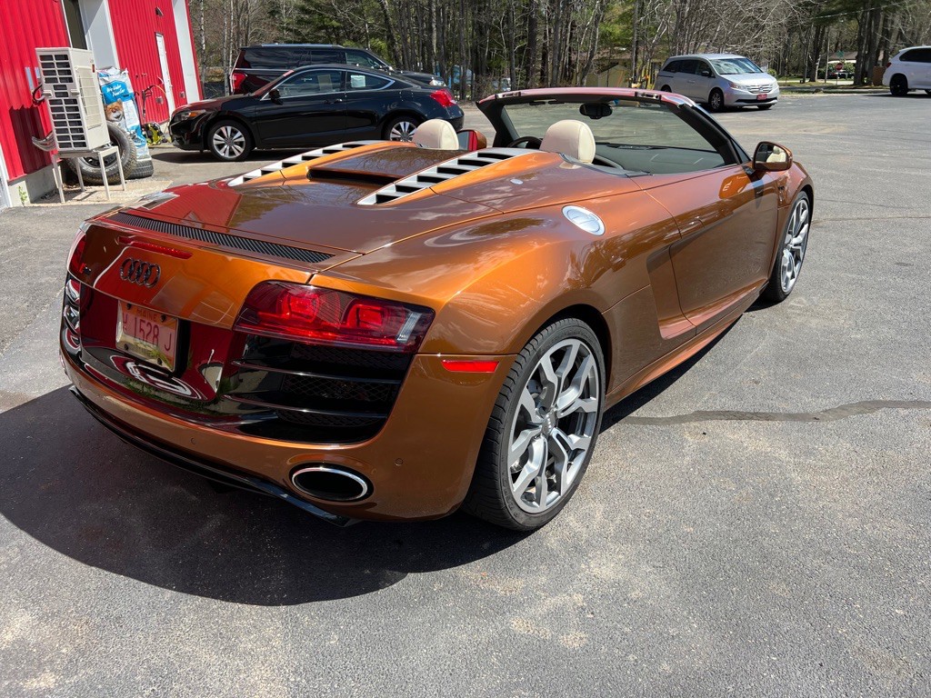 2011 Audi R8 Image 12