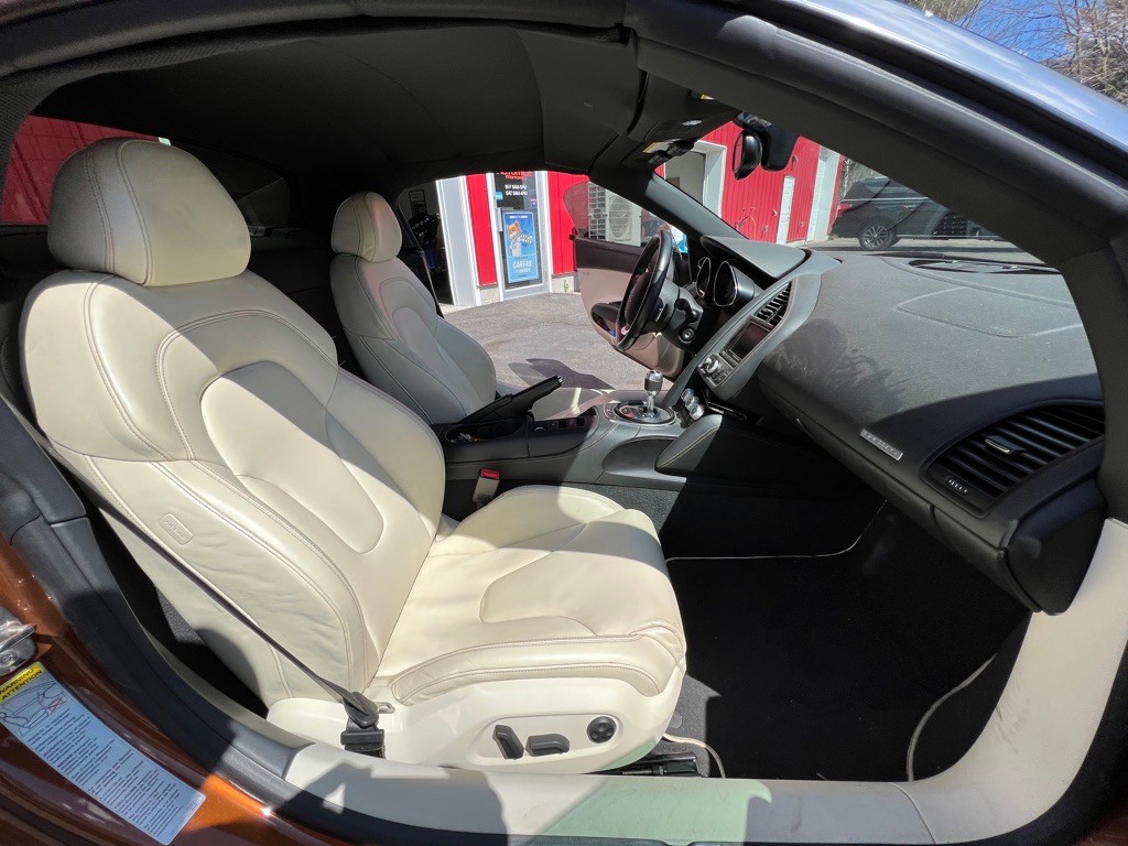 2011 Audi R8 Image 24