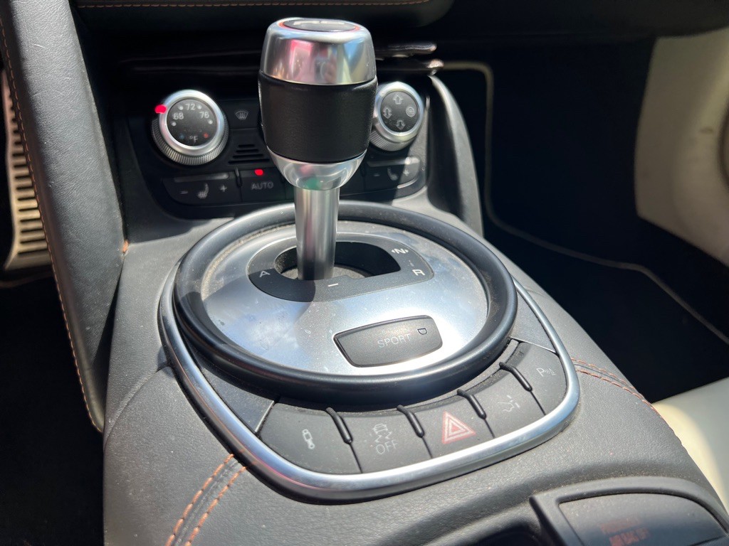2011 Audi R8 Image 31
