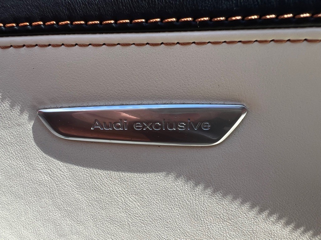 2011 Audi R8 Image 32