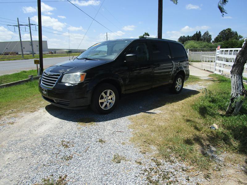 2008 Chrysler Town & Country Image 3