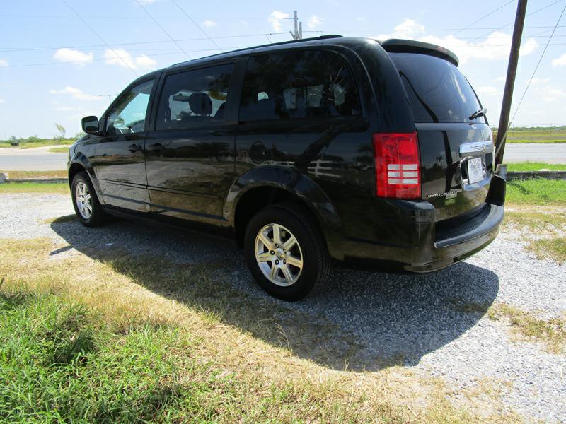 2008 Chrysler Town & Country Image 5