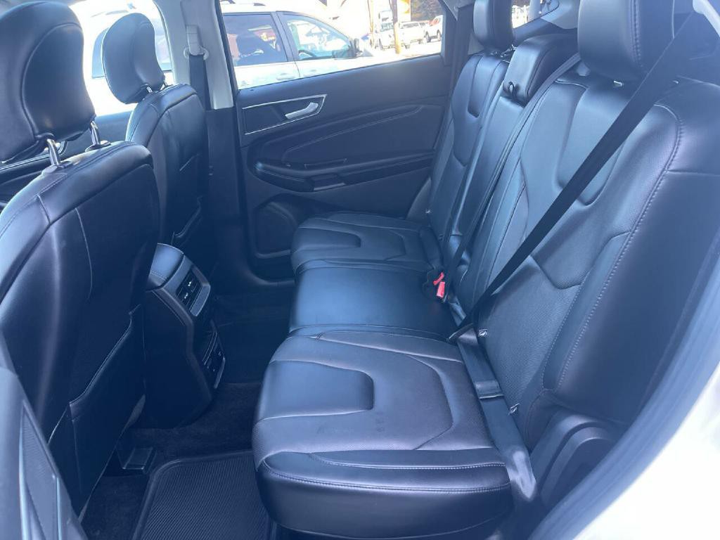 2016 Ford Edge Image 18