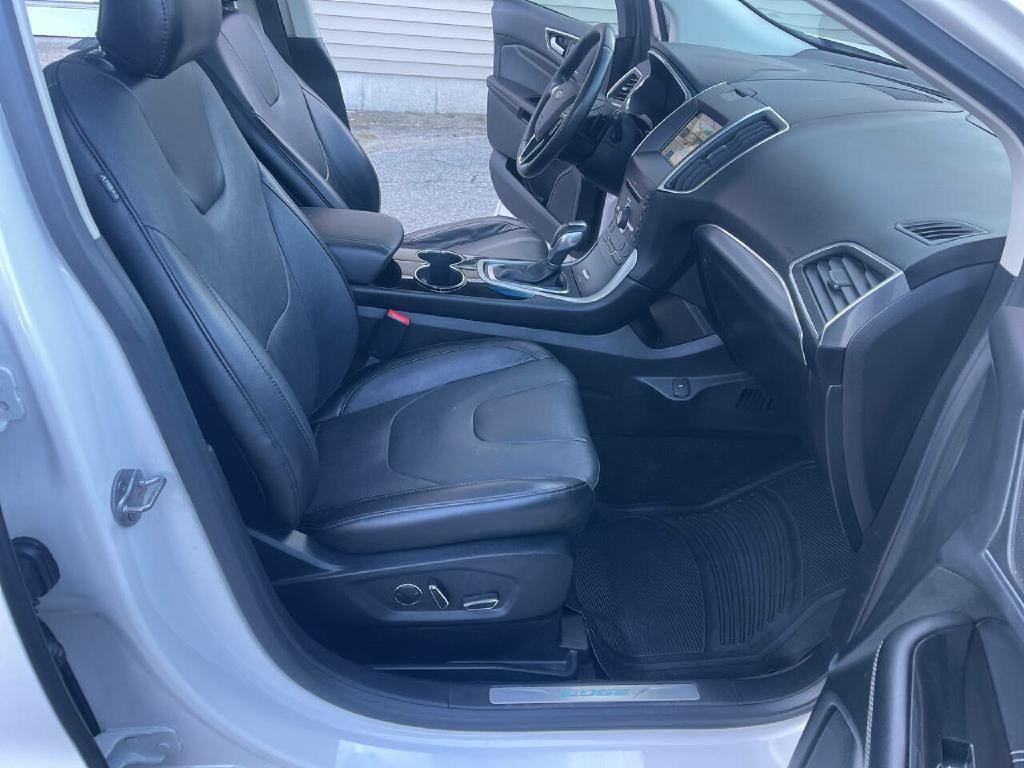 2016 Ford Edge Image 22