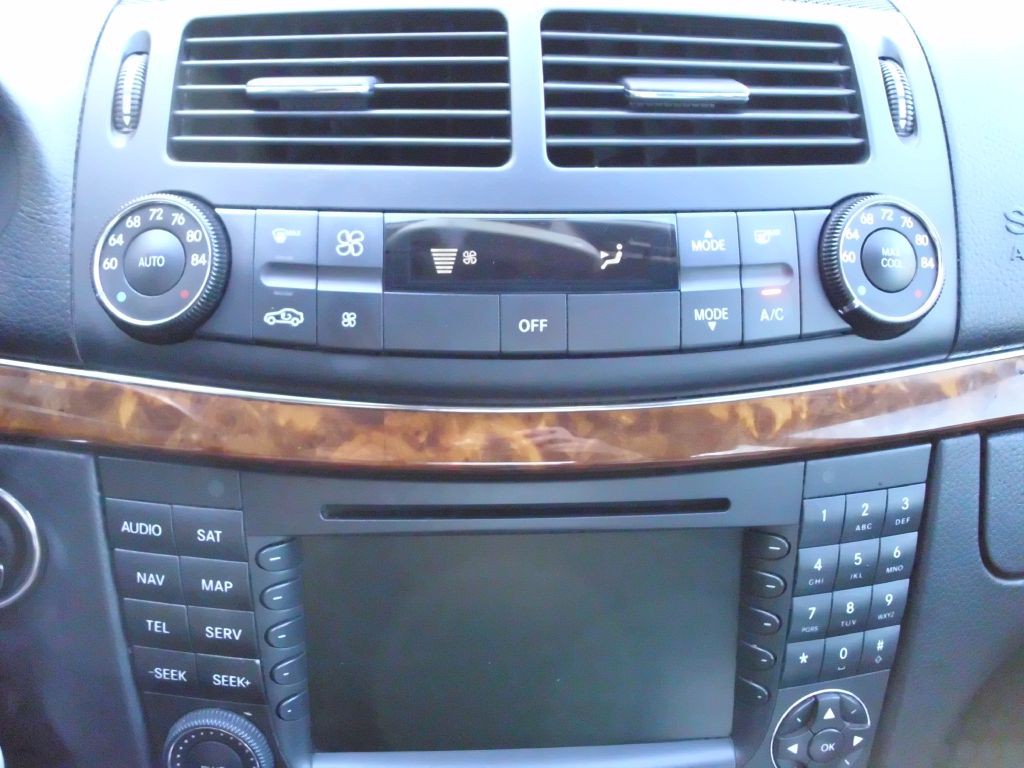 2008 Mercedes-Benz E-Class Image 19