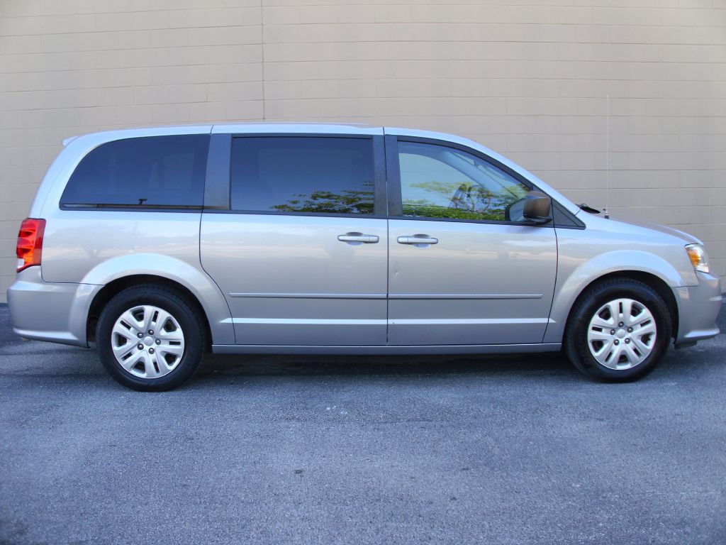 2016 Dodge Ram Van Image 1