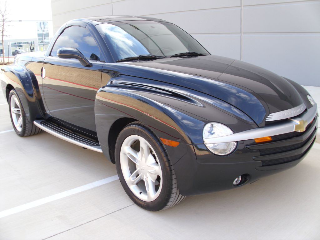 2003 Chevrolet SSR Image 3