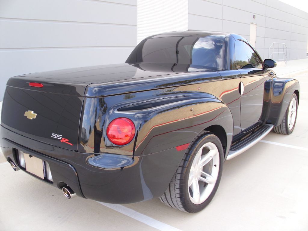 2003 Chevrolet SSR Image 6