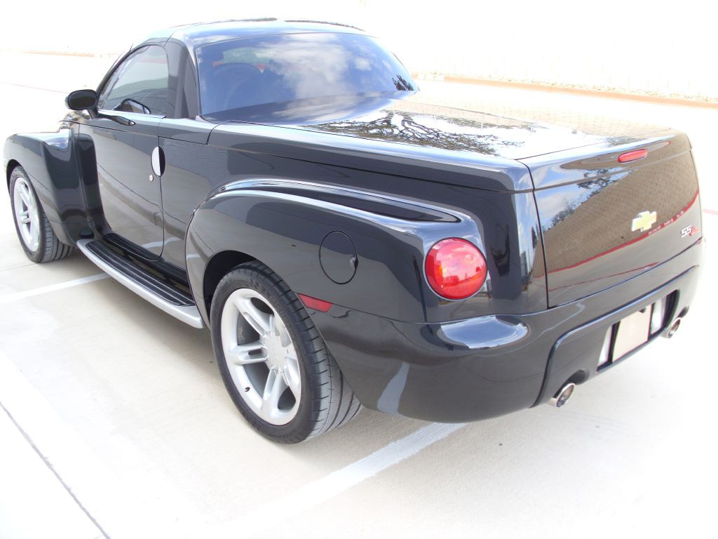 2003 Chevrolet SSR Image 8