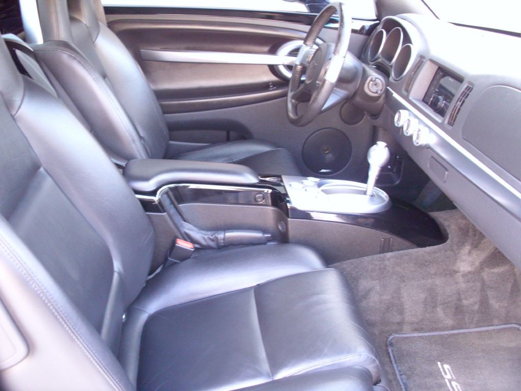 2003 Chevrolet SSR Image 16