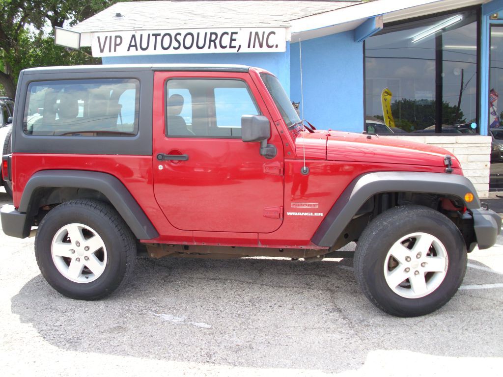 2011 Jeep Wrangler Image 2