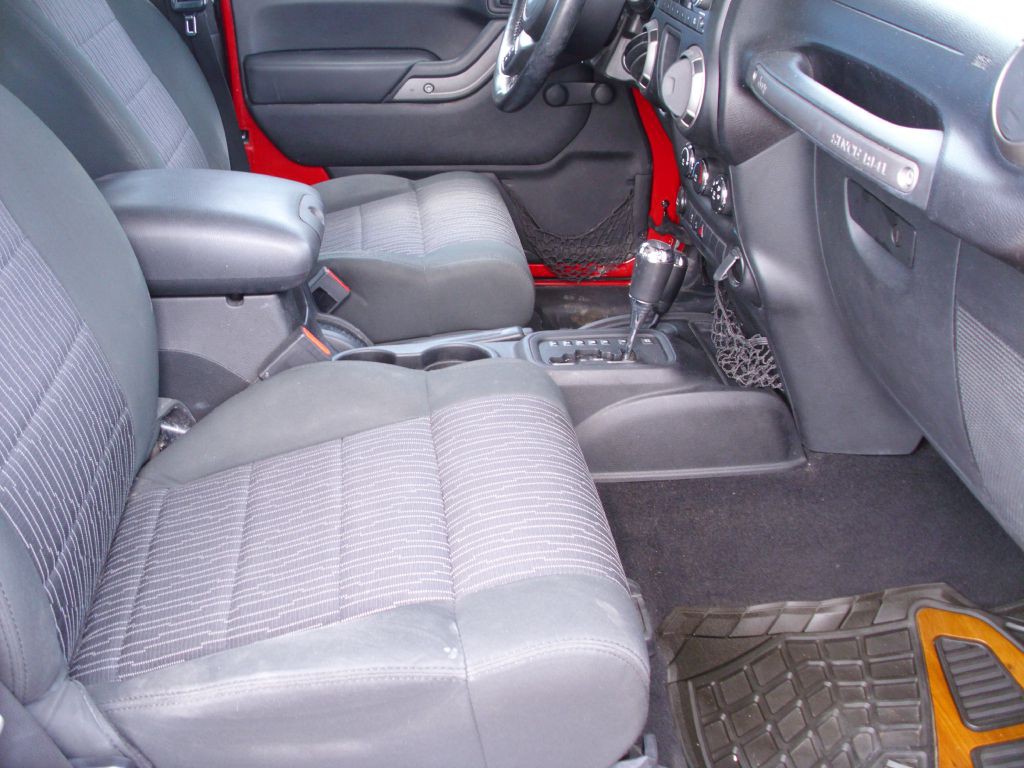 2011 Jeep Wrangler Image 11