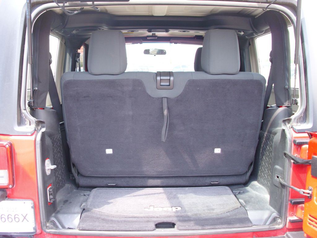 2011 Jeep Wrangler Image 19
