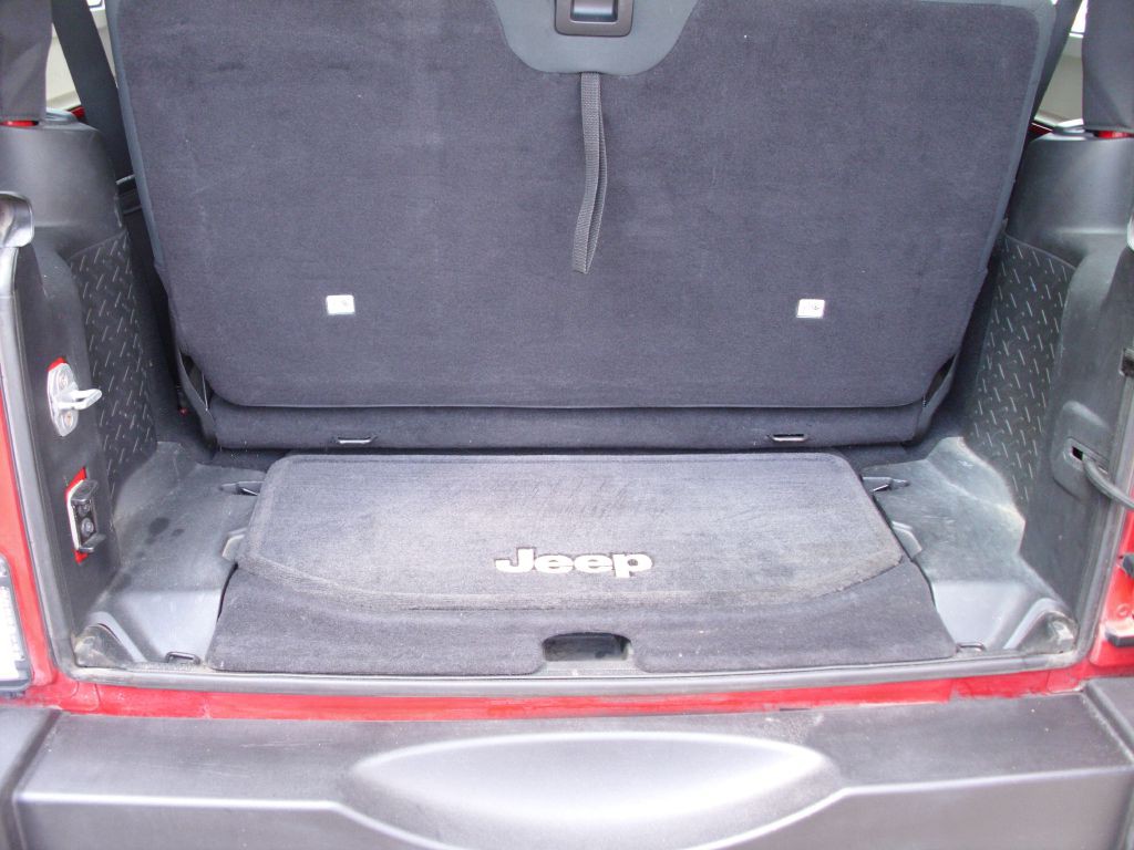 2011 Jeep Wrangler Image 21
