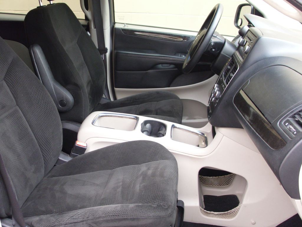 2016 Dodge Ram Van Image 10