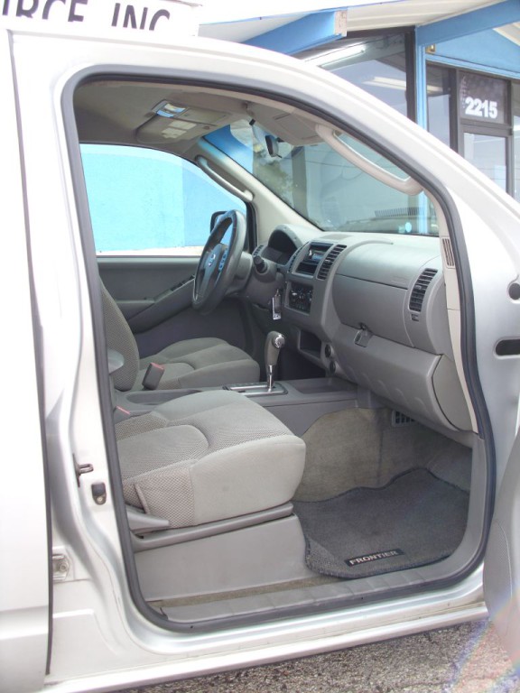 2006 Nissan Frontier Image 8