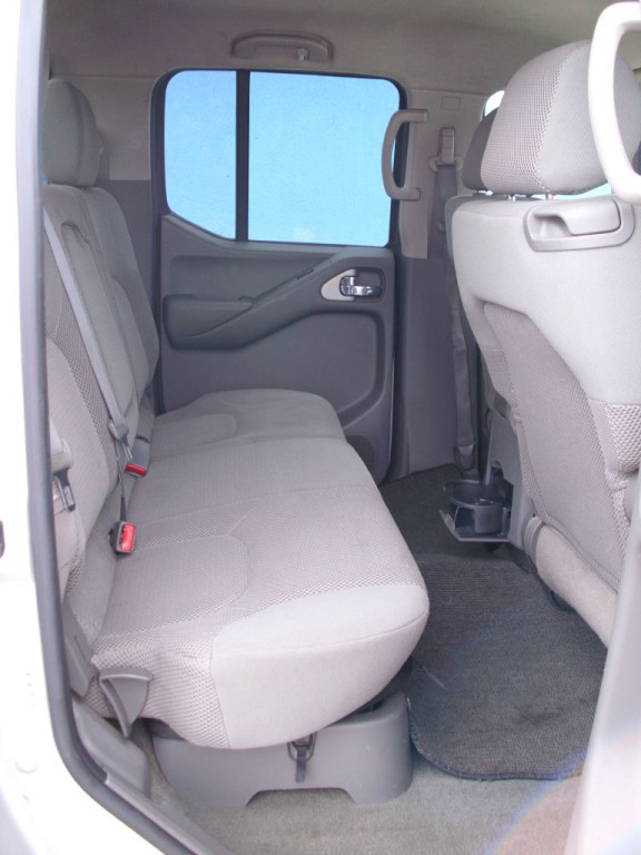 2006 Nissan Frontier Image 9