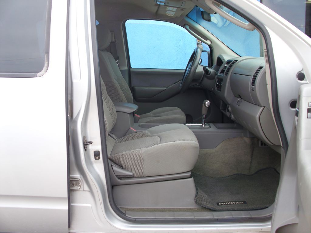 2006 Nissan Frontier Image 13
