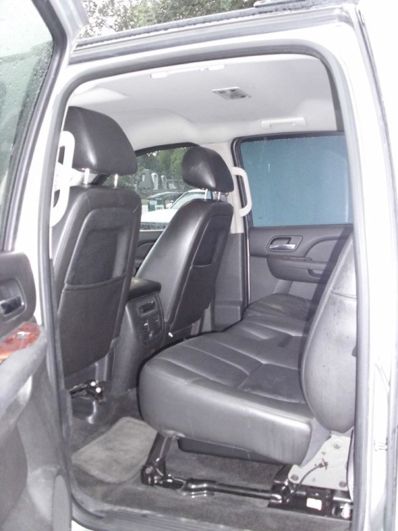 2011 Chevrolet Avalanche Image 13