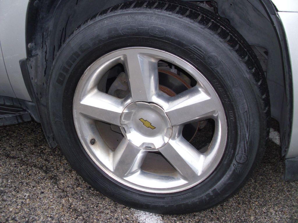 2011 Chevrolet Avalanche Image 19