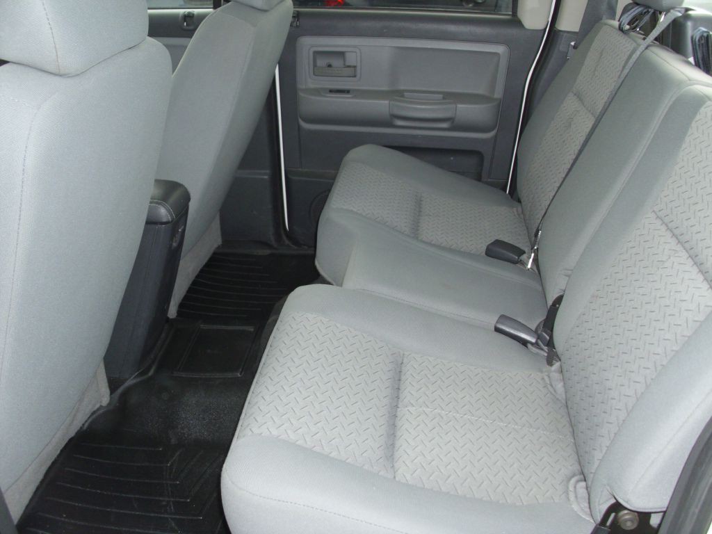 2009 Dodge Dakota Image 16