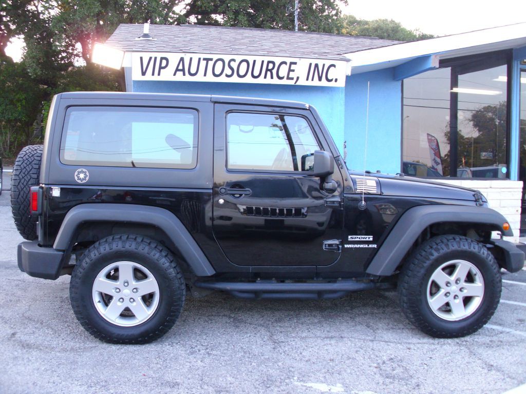 2014 Jeep Wrangler Image 2