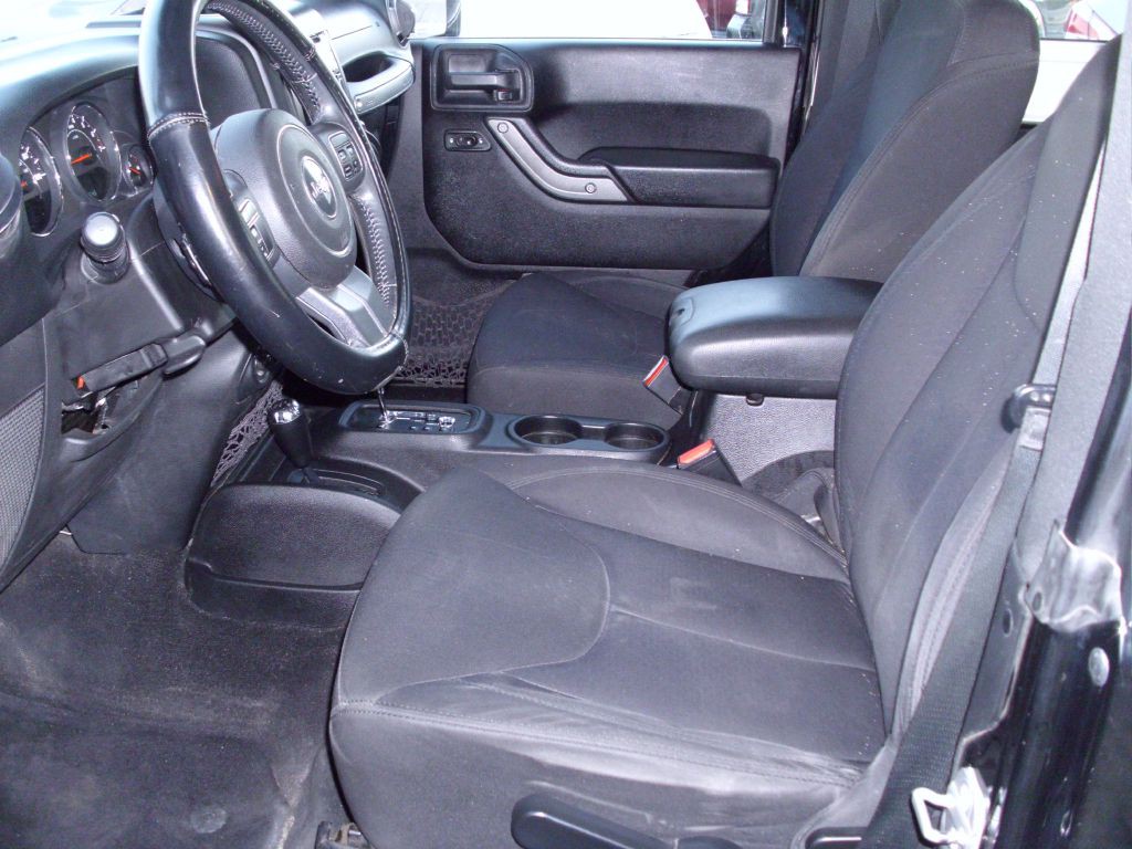 2014 Jeep Wrangler Image 16