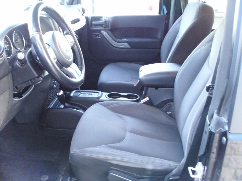 2014 Jeep Wrangler Image 17