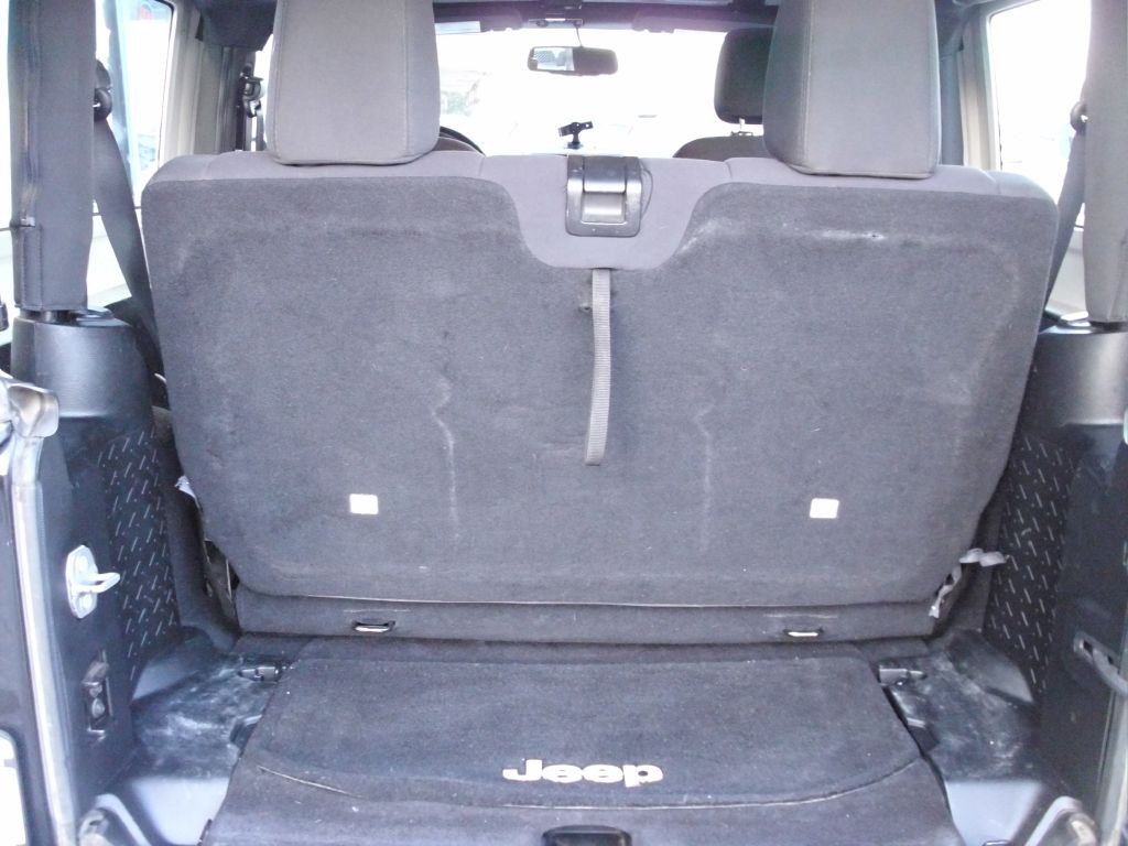 2014 Jeep Wrangler Image 21