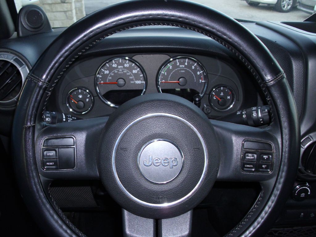 2014 Jeep Wrangler Image 22