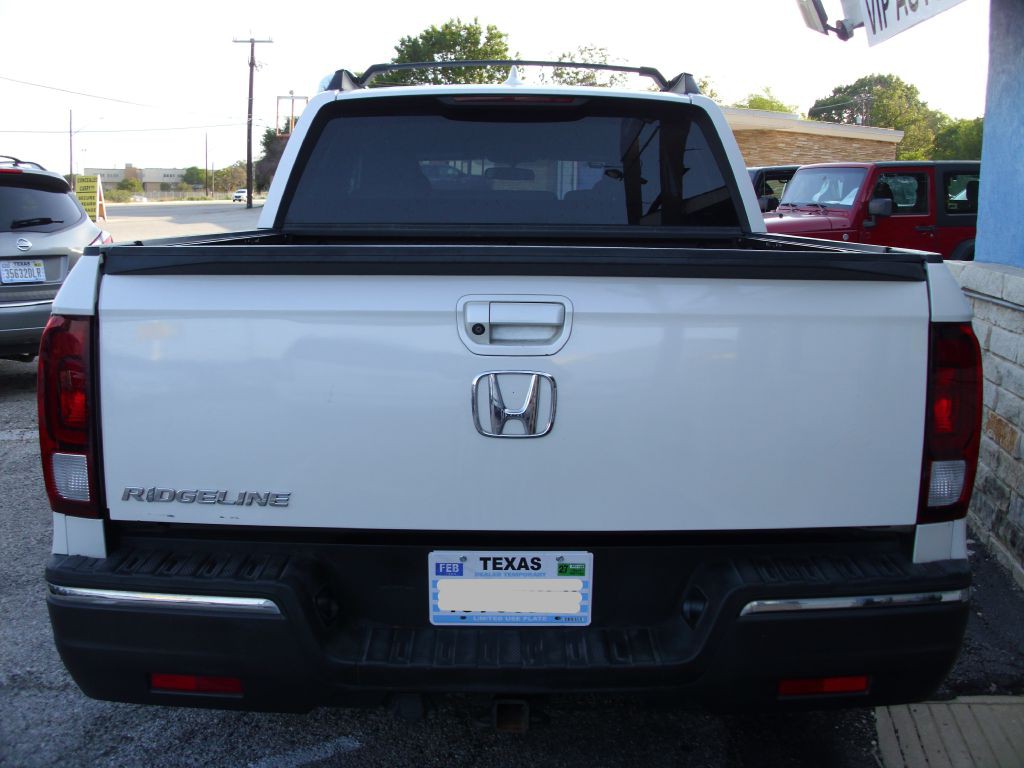 2017 Honda Ridgeline Image 4
