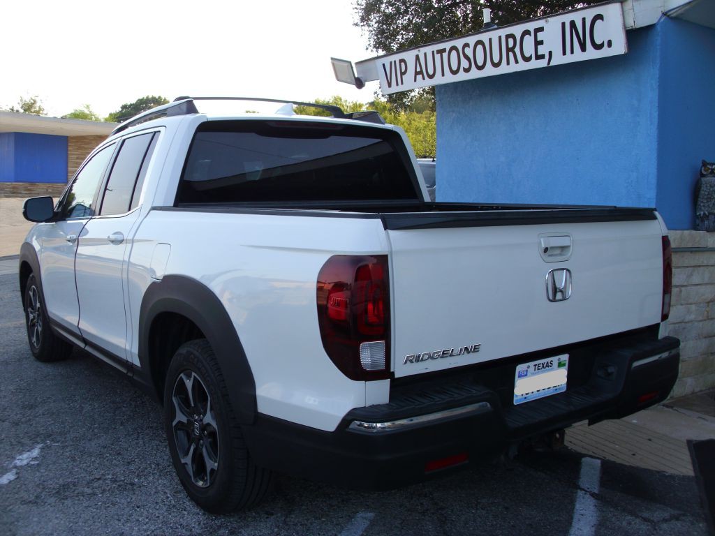 2017 Honda Ridgeline Image 6