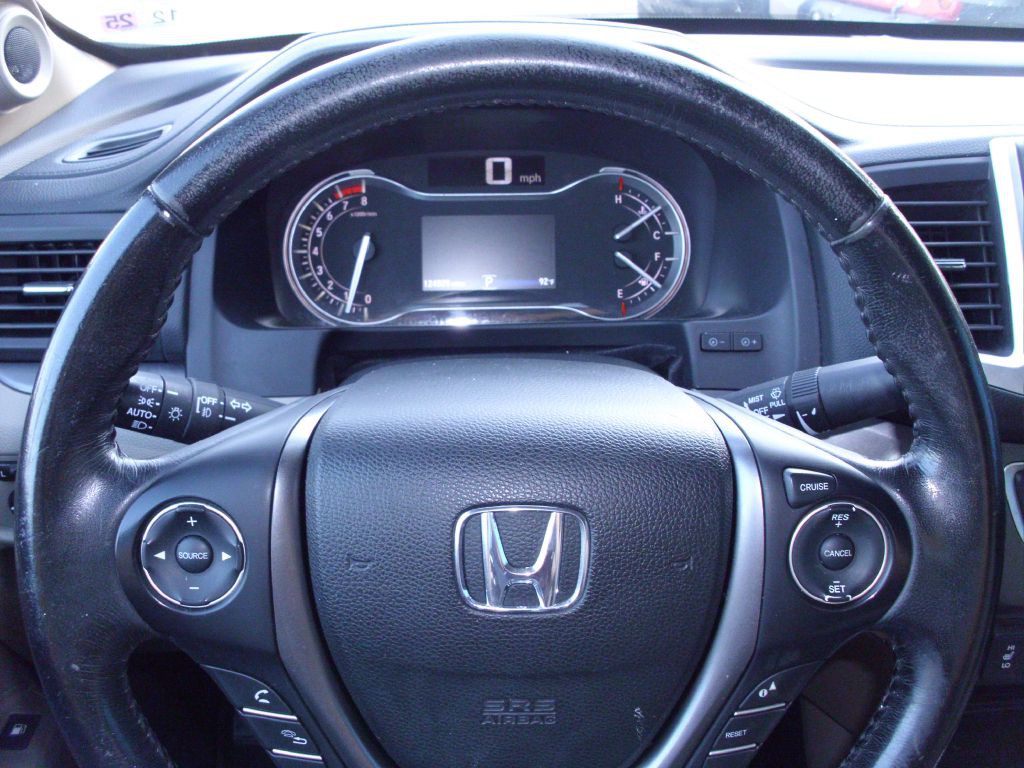 2017 Honda Ridgeline Image 19