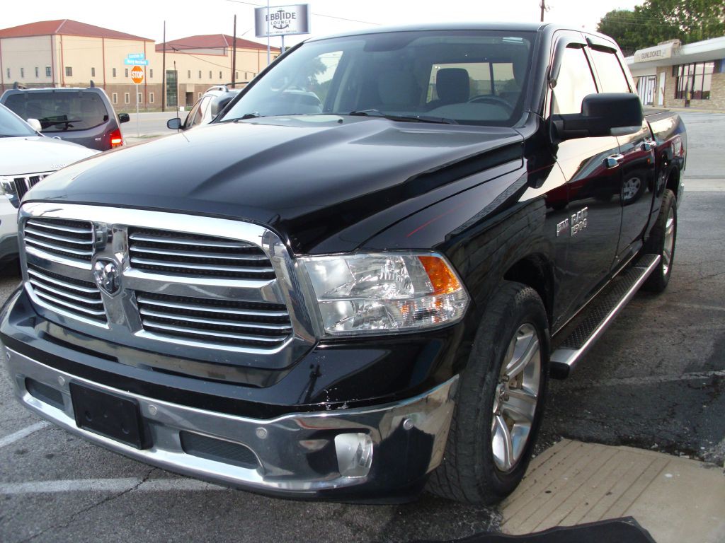 2014 RAM 1500 Image 2
