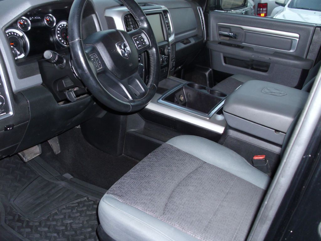 2014 RAM 1500 Image 12