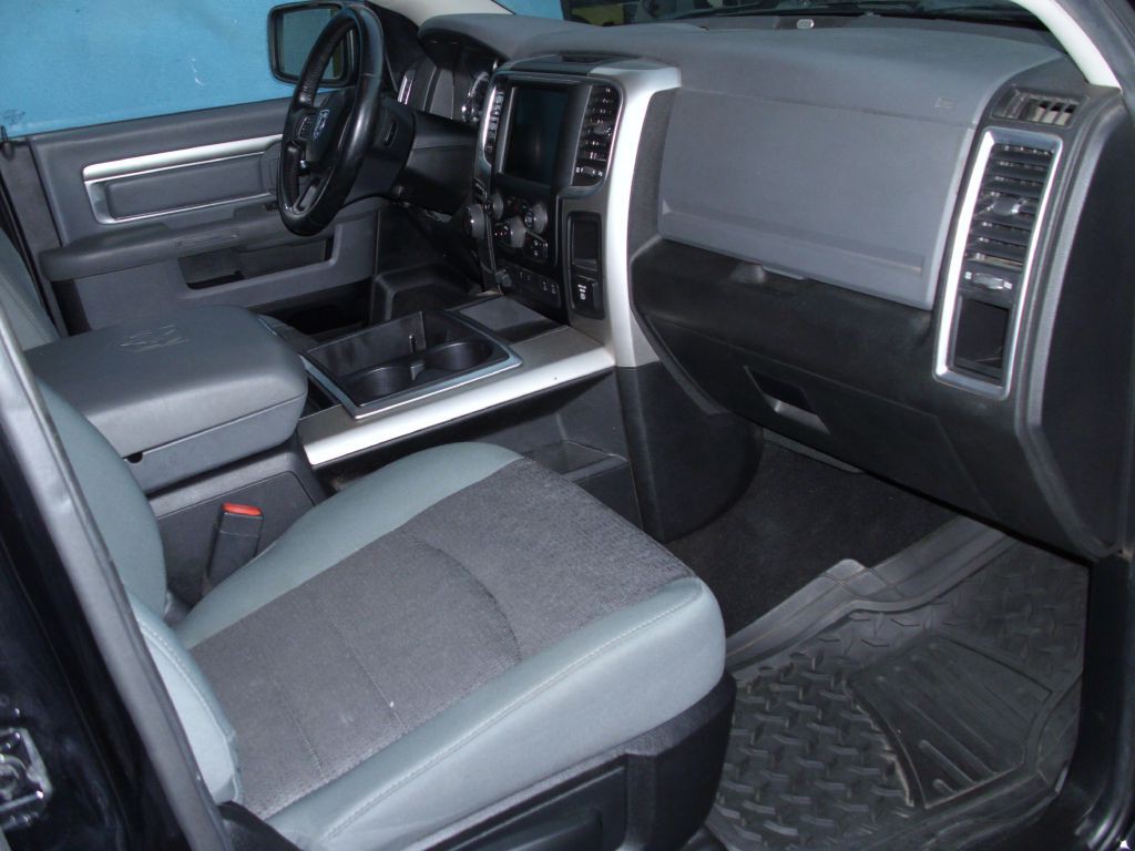 2014 RAM 1500 Image 17