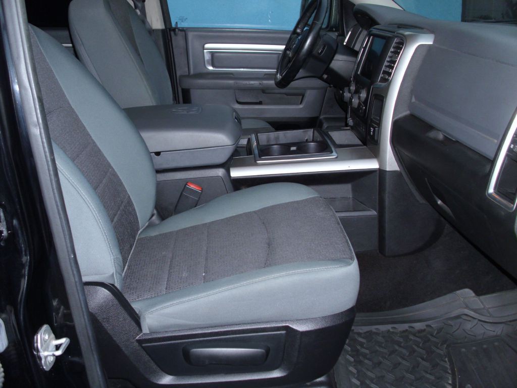 2014 RAM 1500 Image 18