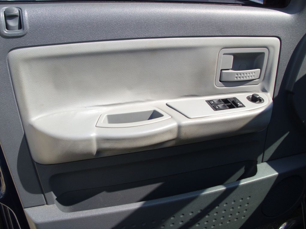 2006 Dodge Dakota Image 17