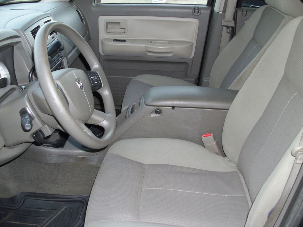 2006 Dodge Dakota Image 8