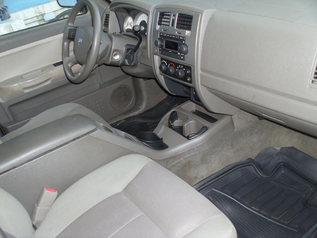 2006 Dodge Dakota Image 10