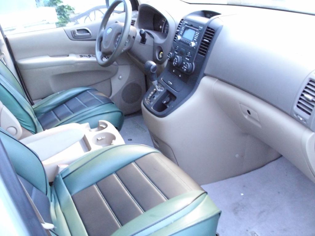 2012 Kia Sedona Image 9