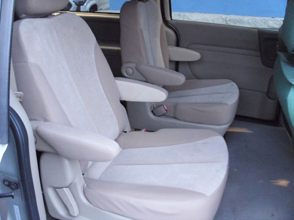 2012 Kia Sedona Image 11