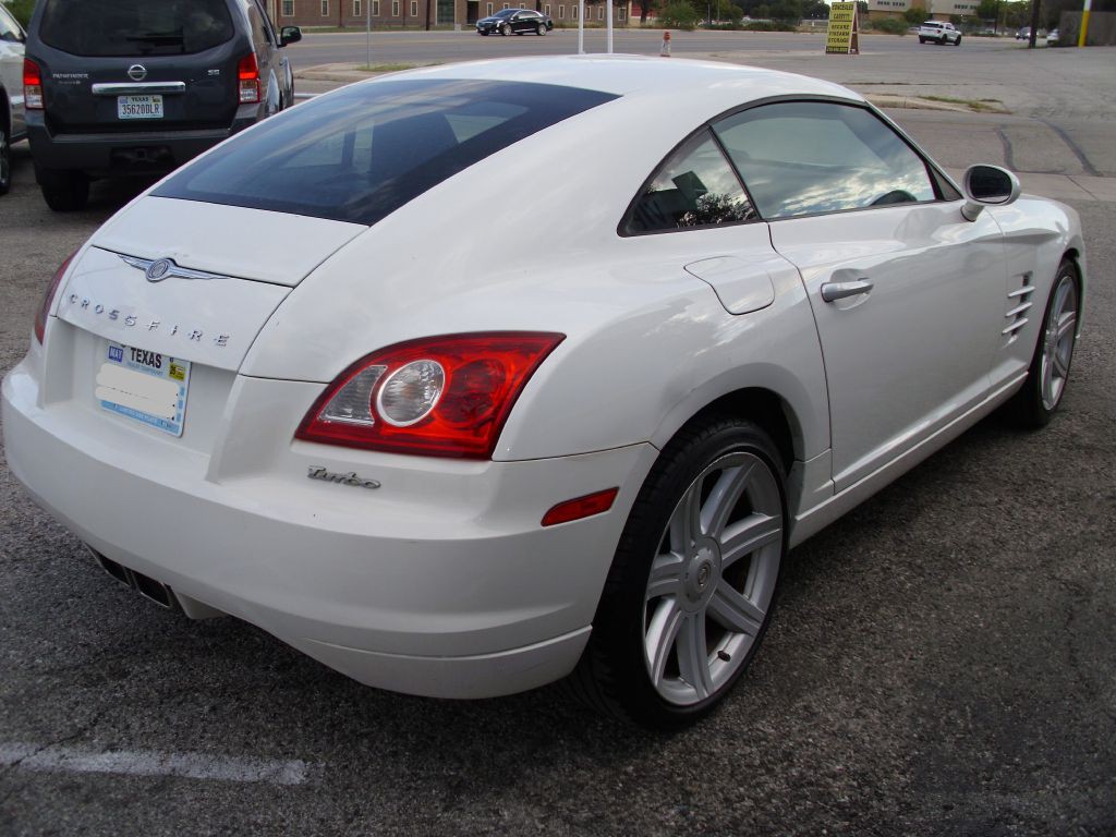 2006 Chrysler Crossfire Image 4