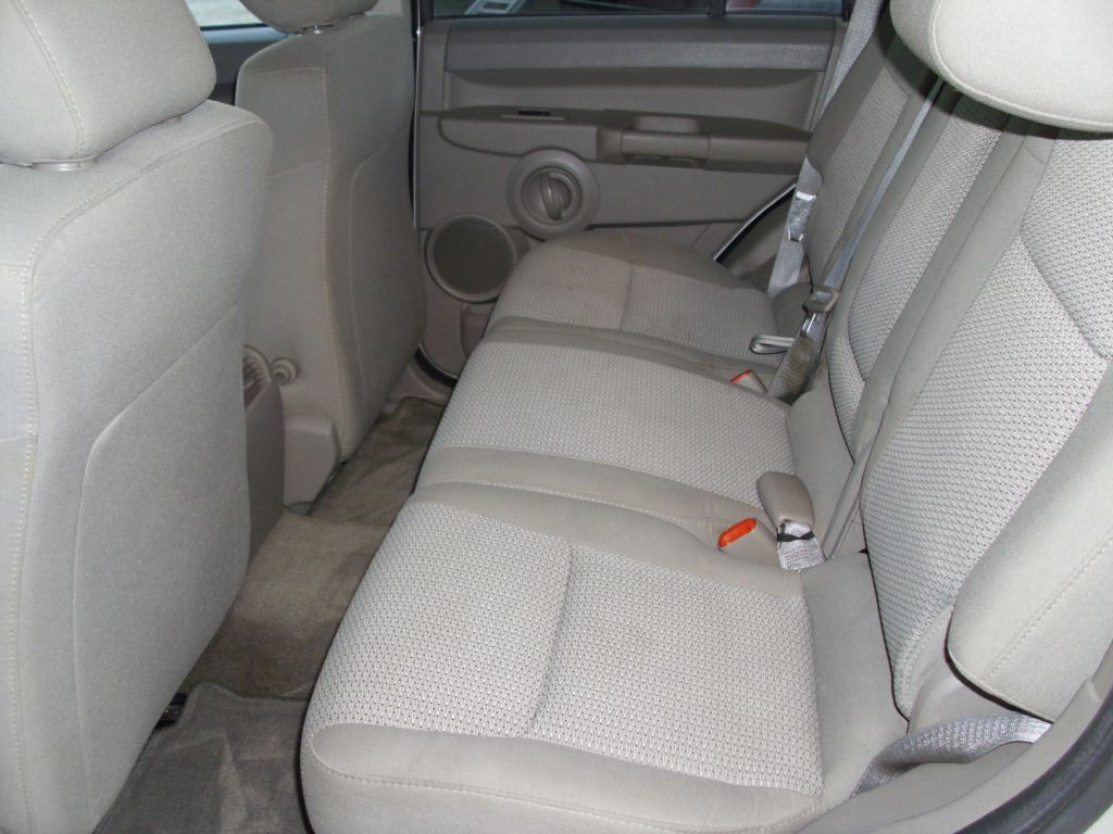 2007 Jeep Commander Image 19