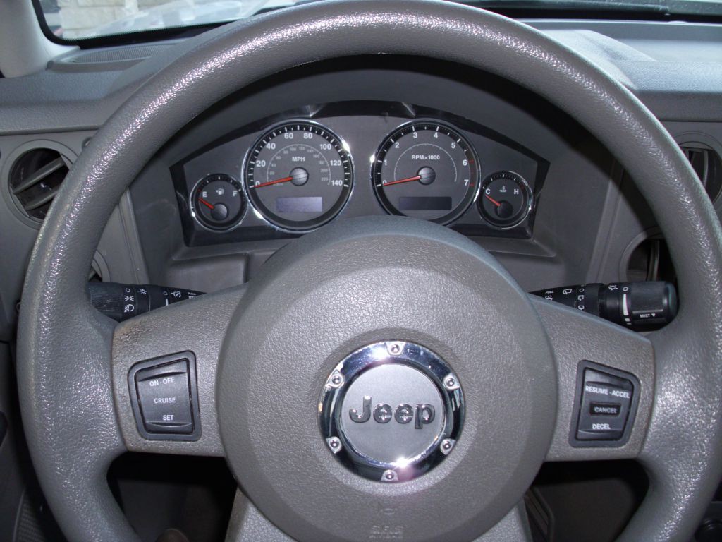 2007 Jeep Commander Image 22