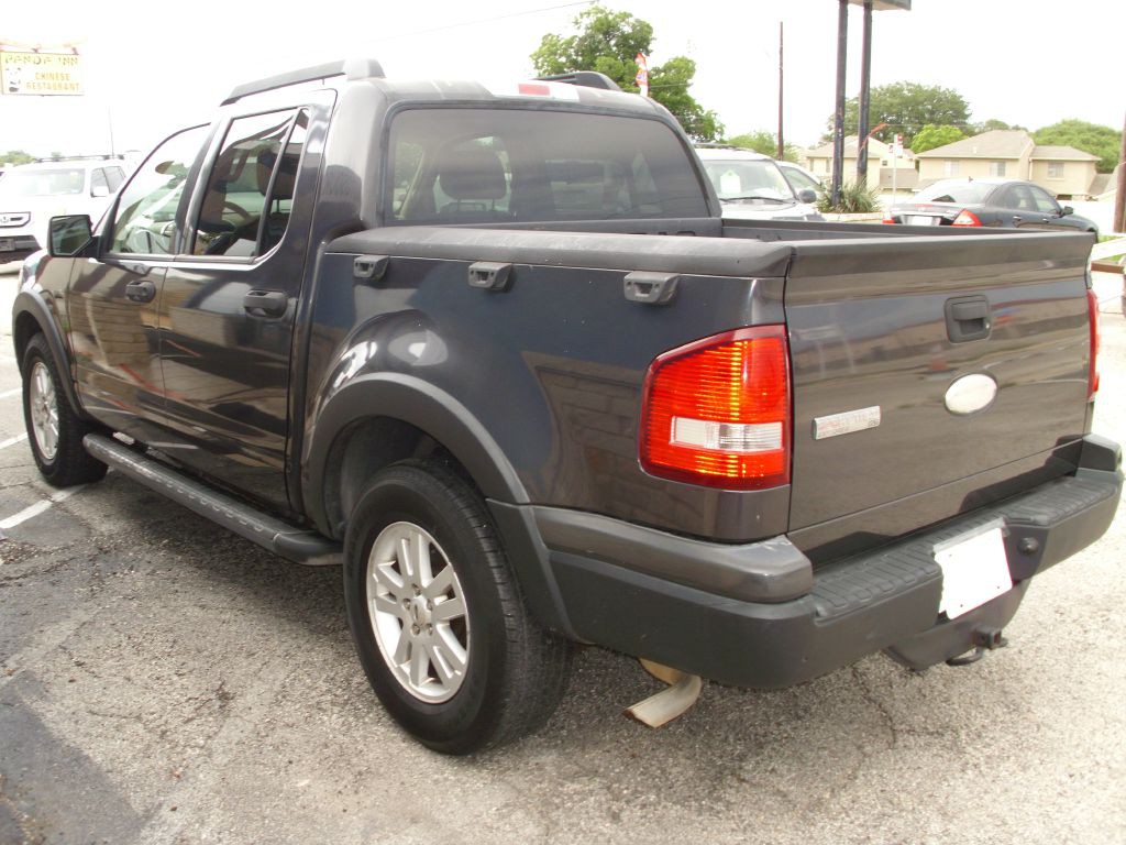 2007 Ford Explorer Image 7