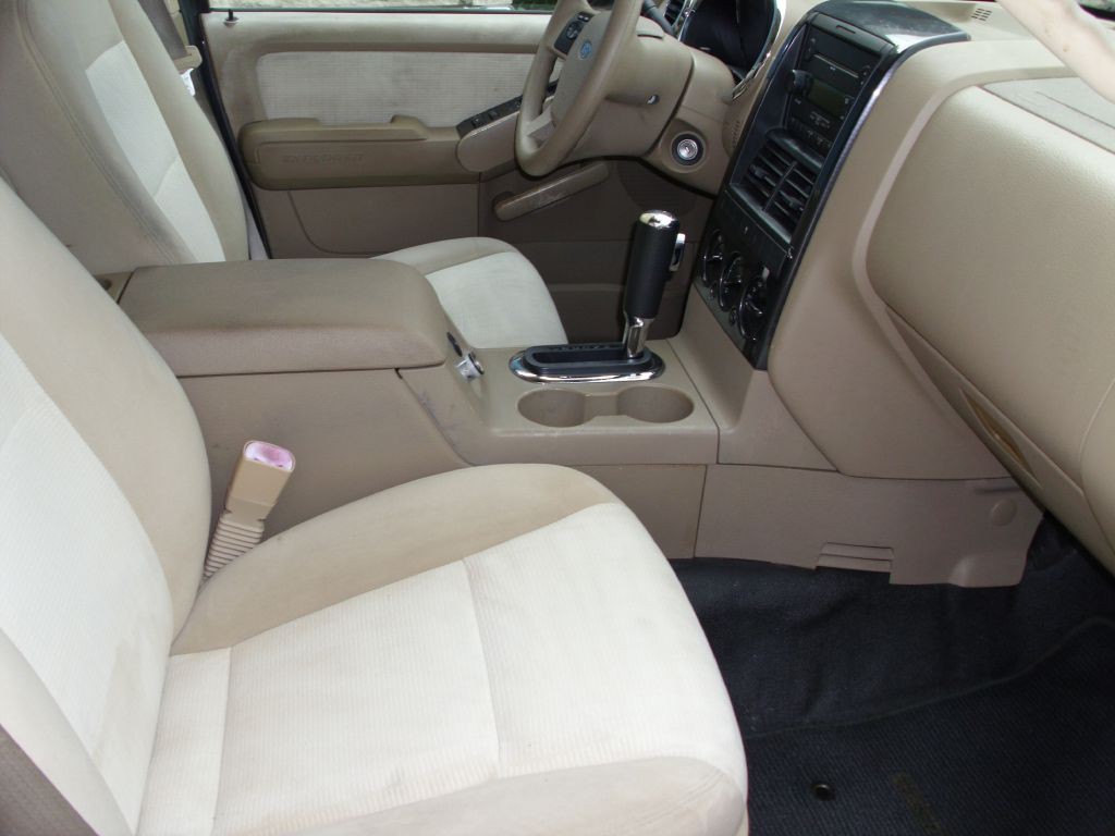 2007 Ford Explorer Image 10
